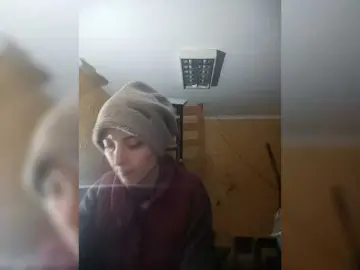 Kira700  live sex cam