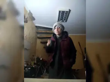 Kira700  live sex cam