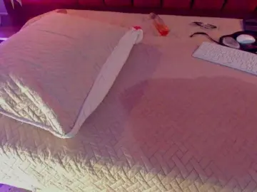 Lola-Bonnys  live sex cam
