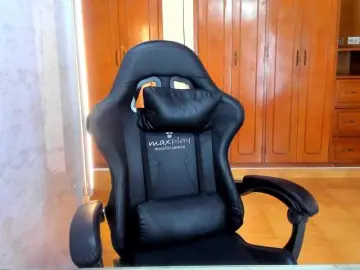 LucySkinny  live sex cam