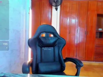 LucySkinny  live sex cam