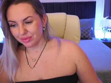 KiraCandyS  live sex cam