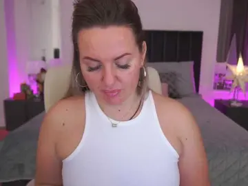 KiraCandyS  live sex cam