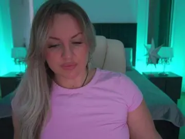 KiraCandyS  live sex cam