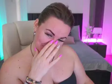 KiraCandyS  live sex cam