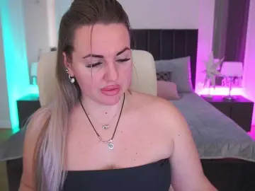 KiraCandyS  live sex cam