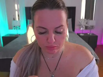 KiraCandyS  live sex cam