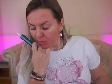 KiraCandyS  live sex cam