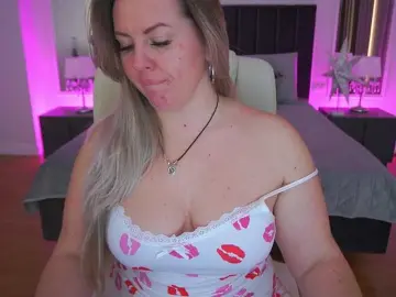 KiraCandyS  live sex cam