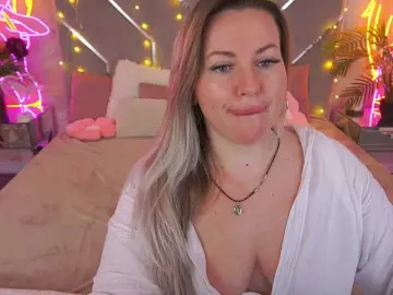 KiraCandyS  live sex cam