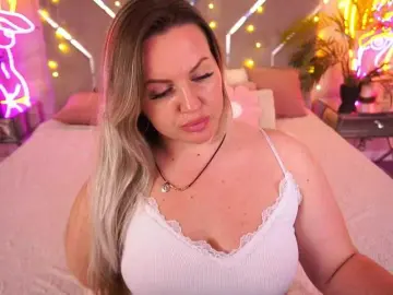 KiraCandyS  live sex cam