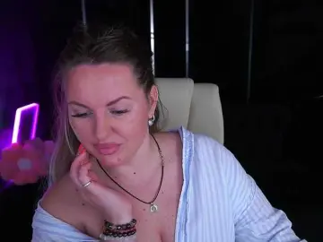 KiraCandyS  live sex cam