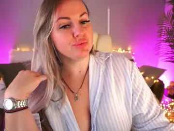 KiraCandyS  live sex cam