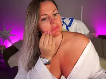 KiraCandyS  live sex cam