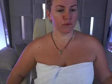 KiraCandyS  live sex cam