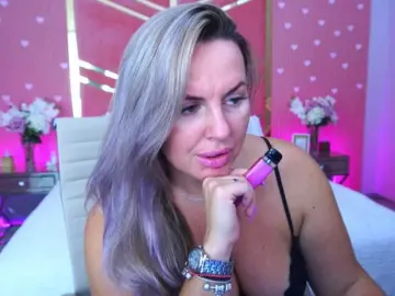 KiraCandyS  live sex cam