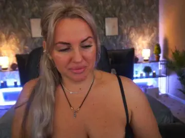 KiraCandyS  live sex cam