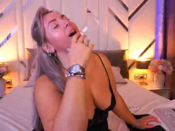 KiraCandyS  live sex cam