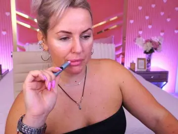 KiraCandyS  live sex cam