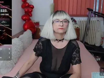 MilfDolores  live sex cam