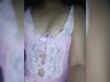 Naughtygiri2  live sex cam