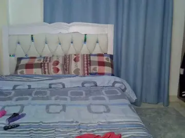 Petitedolliey  live sex cam