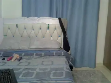 Petitedolliey  live sex cam
