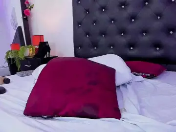 Fantasycurvyhot1  live sex cam
