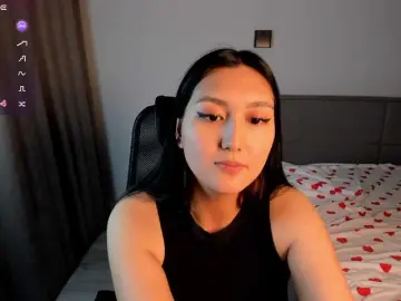 Yunamini  live sex cam