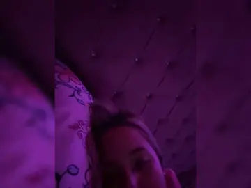 LittleToxic  live sex cam