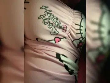 LittleToxic  live sex cam