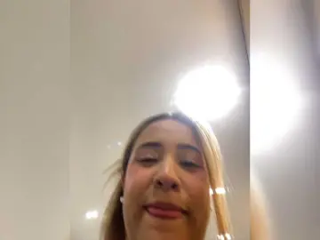 LittleToxic  live sex cam