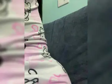 LittleToxic  live sex cam