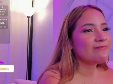 LittleToxic  live sex cam