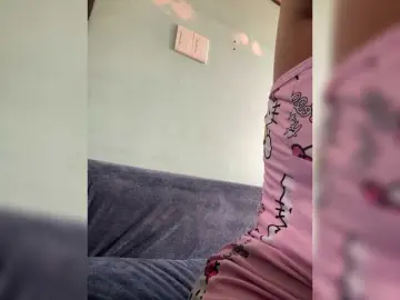 LittleToxic  live sex cam
