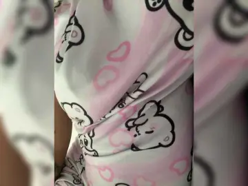 LittleToxic  live sex cam