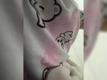 LittleToxic  live sex cam