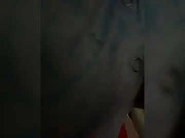 LittleToxic  live sex cam