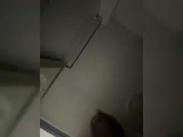 LittleToxic  live sex cam