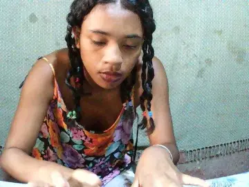 TriciaBella  live sex cam