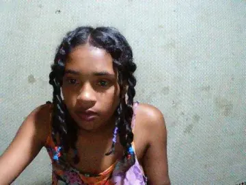 TriciaBella  live sex cam