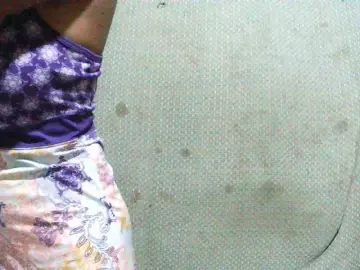 TriciaBella  live sex cam