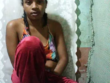 TriciaBella  live sex cam