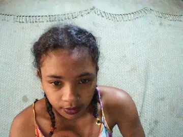 TriciaBella  live sex cam