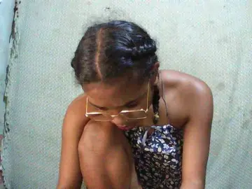 TriciaBella  live sex cam