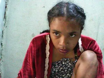 TriciaBella  live sex cam