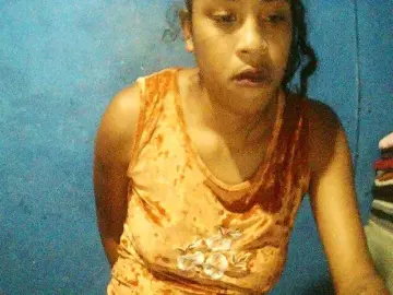 TriciaBella  live sex cam