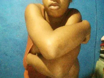 TriciaBella  live sex cam