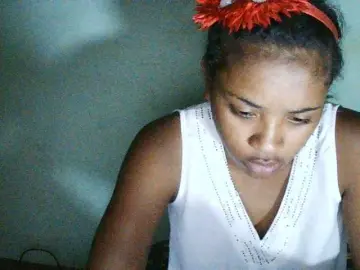 TriciaBella  live sex cam