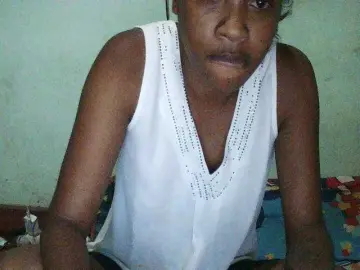 TriciaBella  live sex cam